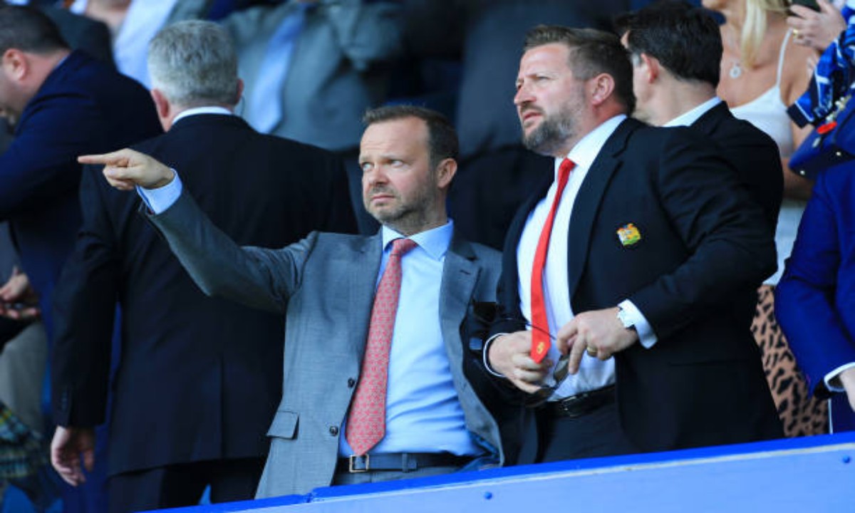 Report: Manchester United CEO plans to keep two players at the club