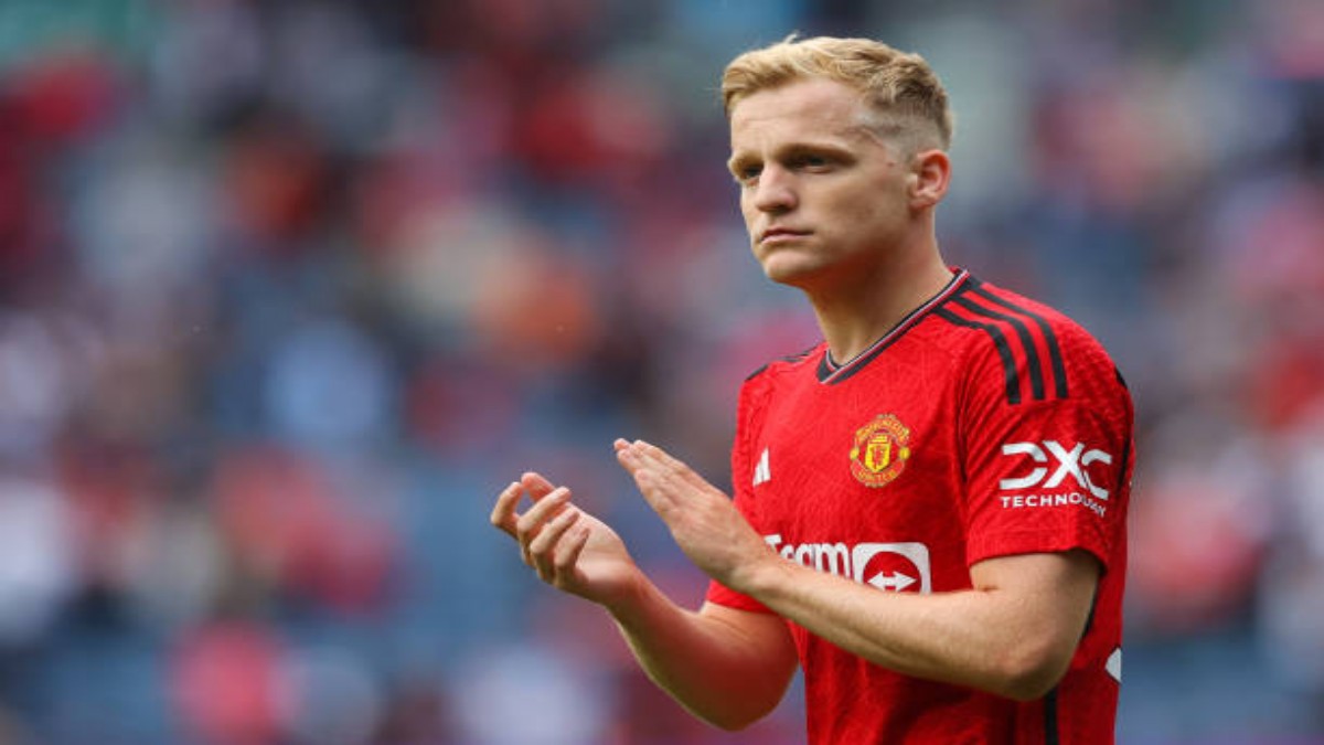 REVEALED: How Donny van de Beek’s attitude cost him a move away from Manchester United